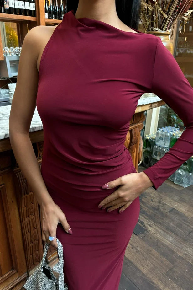Vestido elegante Alexandrine con detalle de escote