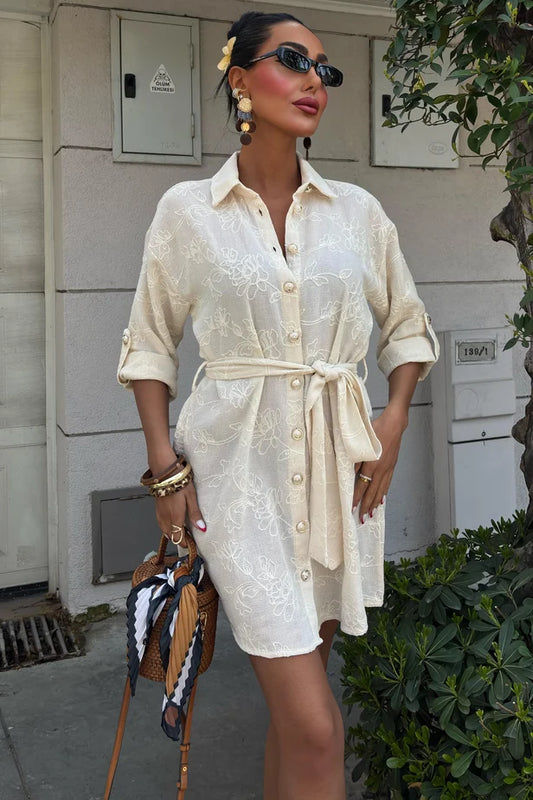 Vestido Suzene Bordado con Detalles de Botones Dorados